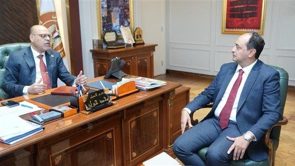 وزير العمل يبحث تعزيز التعاون مع "صندوق مكافحة الإدمان" لتأهيل وتشغيل الشباب المتعافين
