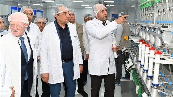وزير قطاع الأعمال: دعم توطين صناعة الدواء والمستلزمات الطبية لتحقيق الاكتفاء الذاتي
