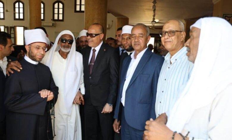 وزيرا الأوقاف والعمل يضعان حجر الأساس لمسجد جديد في راس غارب