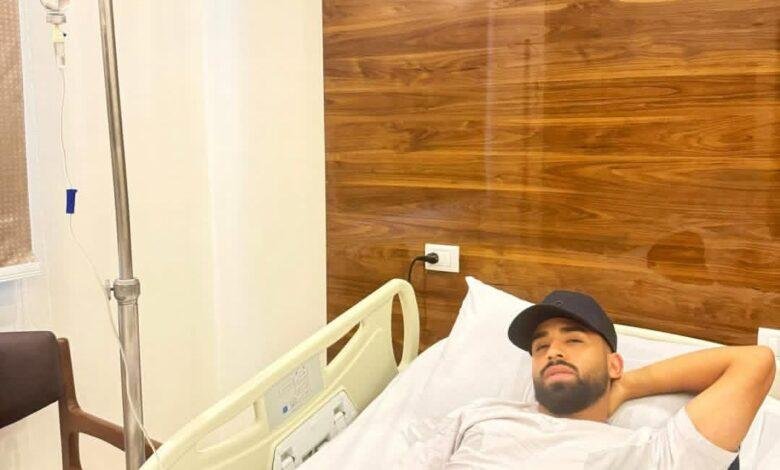 مروان عطية يظهَر مجددًا بعد مغادرته المستشفى عقب جراحة الفتاق