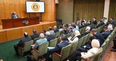 كامل الوزير يمنح شركات الأسمنت مهلة شهر لاستئناف تشغيل خطوط الإنتاج المتوقفة