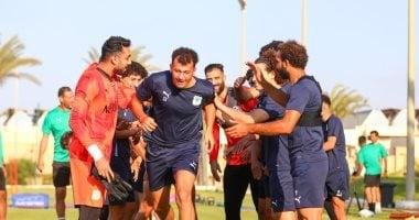 استقبال مميز لعمر الساعي في تدريبات المصري بمعسكر بور فؤاد