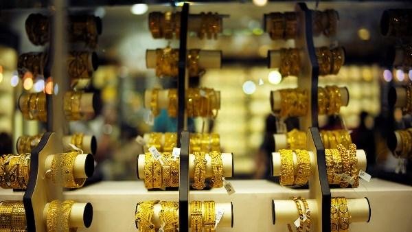800 جنيه فرق.. مفاجأة في أسعار الجنيه الذهب وعيار 21 اليوم 1/7/2025