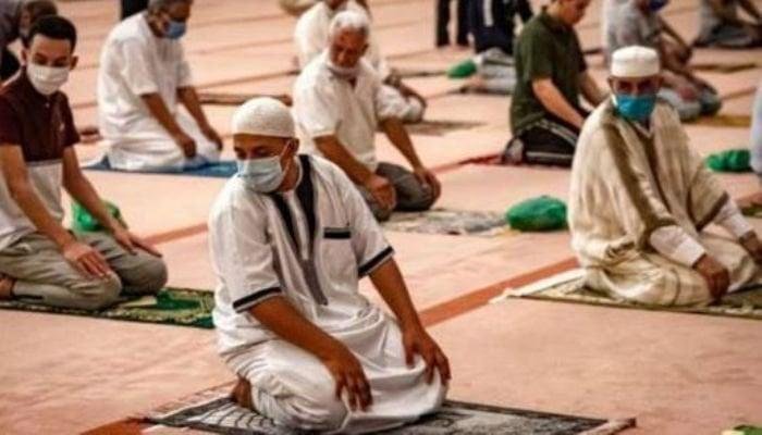 مواقيت الصلاة اليوم الجمعة 4-7-2025 في المدن والعواصم العربية