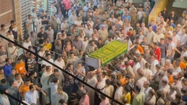 أهالي المنوفية يُودّعون الطالبة «منة الله» ضحية الطريق الإقليمي