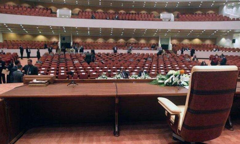 استضافة برلمانية لوزير النفط ومدير سومو بشأن تهريب النفط