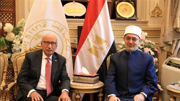 المفتي: الجامع بين القضاء والإفتاء يتمثل في وحدة المقصد وتكامل الرسالة