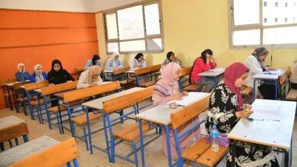 انضباط كامل.. التعليم تستعرض تقرير غرفة العمليات في تاسع أيام امتحانات الثانوية العامة