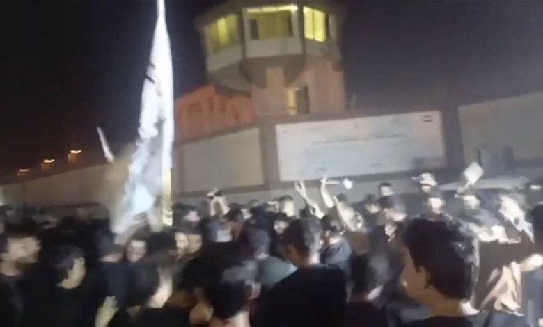 تظاهرات أمام مشروع ماء البصرة الكبير احتجاجاً على ملوحة المياه
