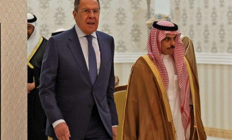 تفاصيل لقاء وزير الخارجية ونظيره الروسي.. والأخير يقدم التهنئة بـ فوز الهلال