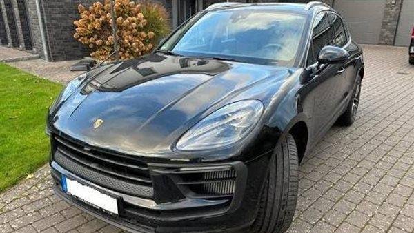 جاب لمراته هدية عربية بورش سعرها 10 مليون.. الناس في الشارع واقفة مذهولة