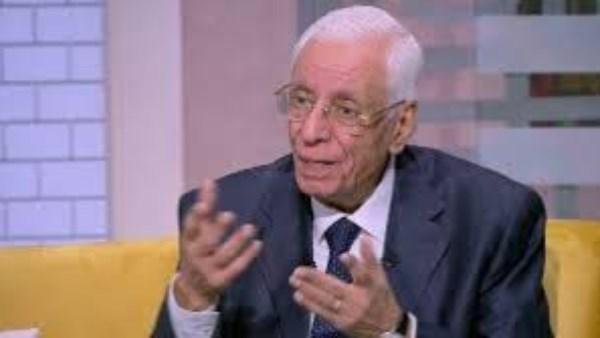 حسام موافي حذر منها.. معلومات عن السدة الرئوية وأعراضها