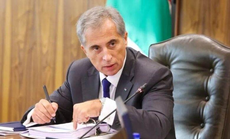 رئيس وزراء الأردن يشدد على ضرورة تكاتف الجهود لوقف العدوان الإسرائيلي على غزة