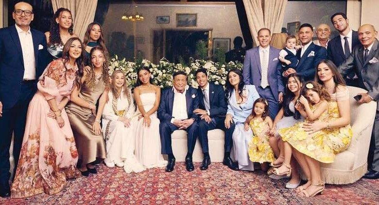 شاهد.. ظهور الزعيم عادل إمام في حفل زفاف حفيده