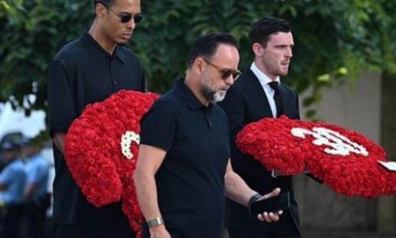 في جنازة سرية توافد لاعبي ليفربول ومنتخب البرتغال لتوديع جوتا وأخيه أندرو