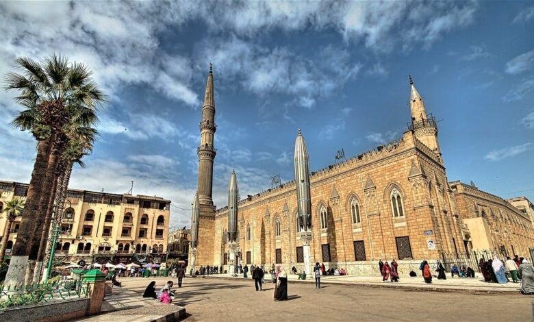لهذا السبب.. إغلاق ضريح الإمام الحسين في مصر