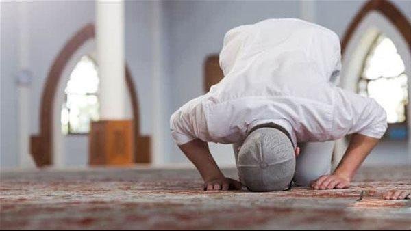 ما حكم تأخير صلاة العصر من أجل العمل؟.. أمين الفتوى يجيب