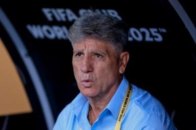مدرب فلومينينسي: المباراة كانت صعبة أمام الهلال