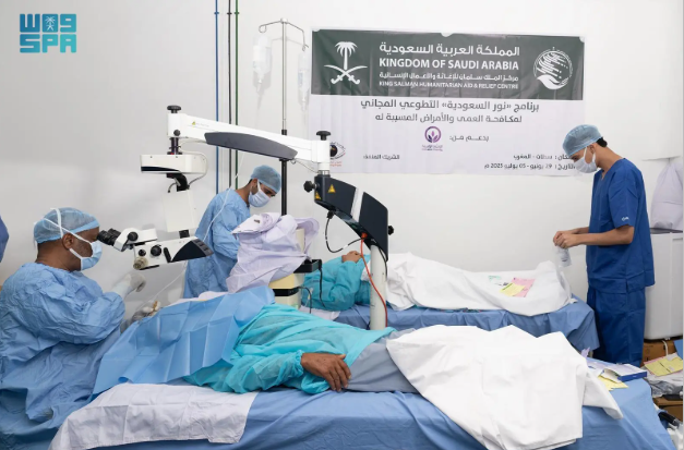 مركز الملك سلمان للإغاثة يطلق حملة لمكافحة العمى في المغرب