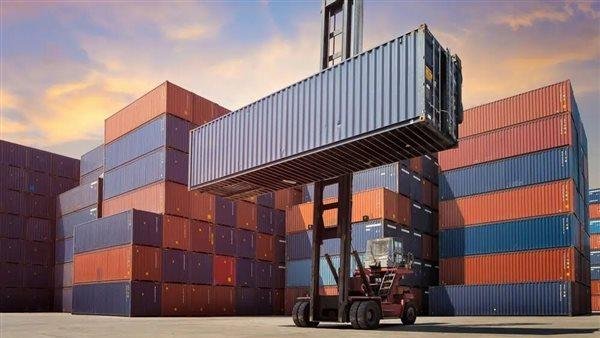 مصر تدخل عصر تصنيع الحاويات.. إيه الحكاية؟