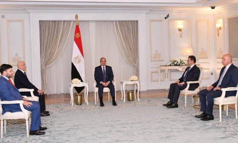 مصر تدفع باتجاه التسوية الليبية الشاملة.. والرئيس السيسي يجمع بين جناحي الشرعية الليبية في القاهرة