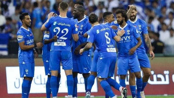 مهيب عبد الهادي يثير الجدل بشأن مباراة الهلال ومانشستر