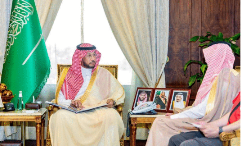 نائب أمير عسير يطّلع على منجزات الهلال الأحمر وخطط الانتشار الموسمي