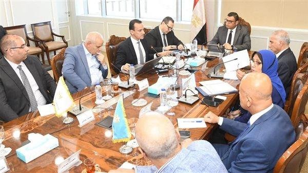 وزير الإسكان يعقد اجتماعا لمتابعة مستجدات إنشاء وحدتي "تنظيم السوق العقارية" و"تصدير العقار"