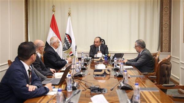 وزير قطاع الأعمال يلتقي وفد شركة "GS E&C" الكورية لبحث التعاون في 5 مجالات