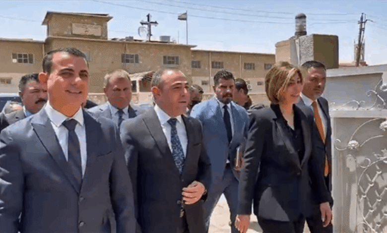 وزيرة الهجرة تؤكد من تلكيف والحمدانية اهمية تشجيع الأسر النازحة على العودة