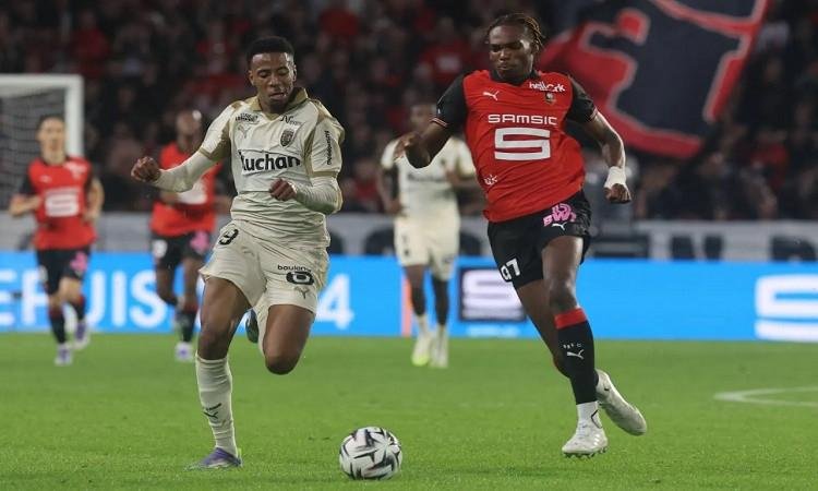 «لحظة حاسمة في الدوري الفرنسي» لانس يحقق فوزًا دراماتيكيًا على أوكسير بهدف قاتل
