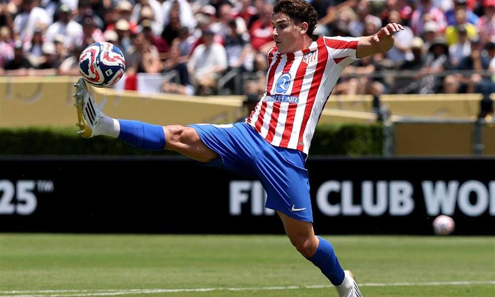 «تألق ألفاريز يمنحه لقب لاعب الشهر في أتلتيكو مدريد»