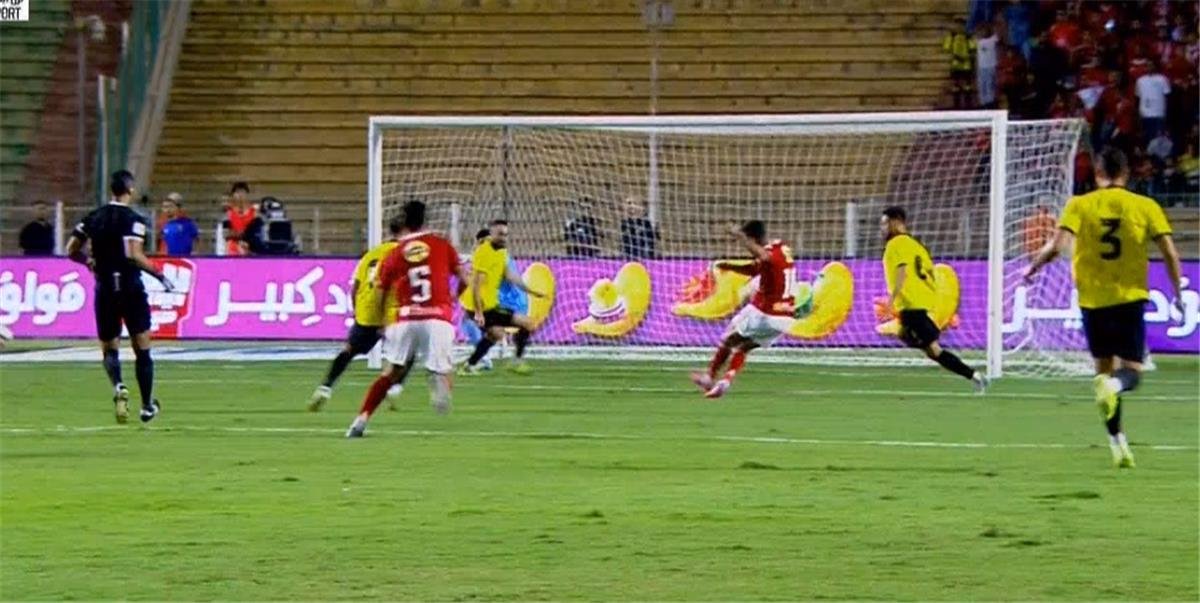«الأهلي يكتسح كهرباء الإسماعيلية برباعية ويعزز فرصه في صدارة الدوري»