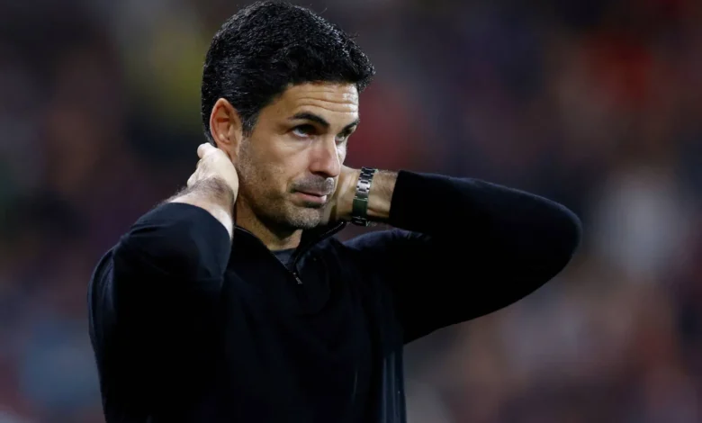 مدرب آرسنال أرتيتا يسلط الضوء على دروس الدفاع من أسطورة مانشستر يونايتد