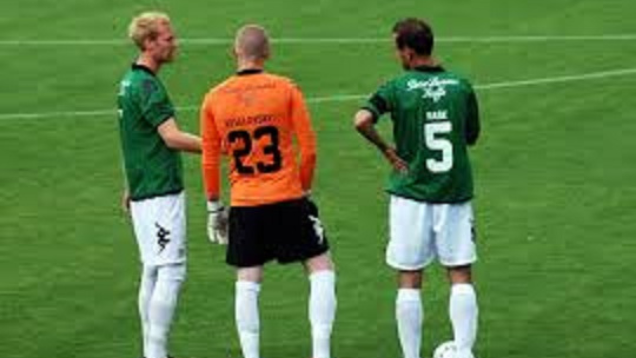 “بيرنيو فيرهاجن” لاعب بلا موهبة خدع العالم الكروي وأبرم صفقات احتراف وهمية!