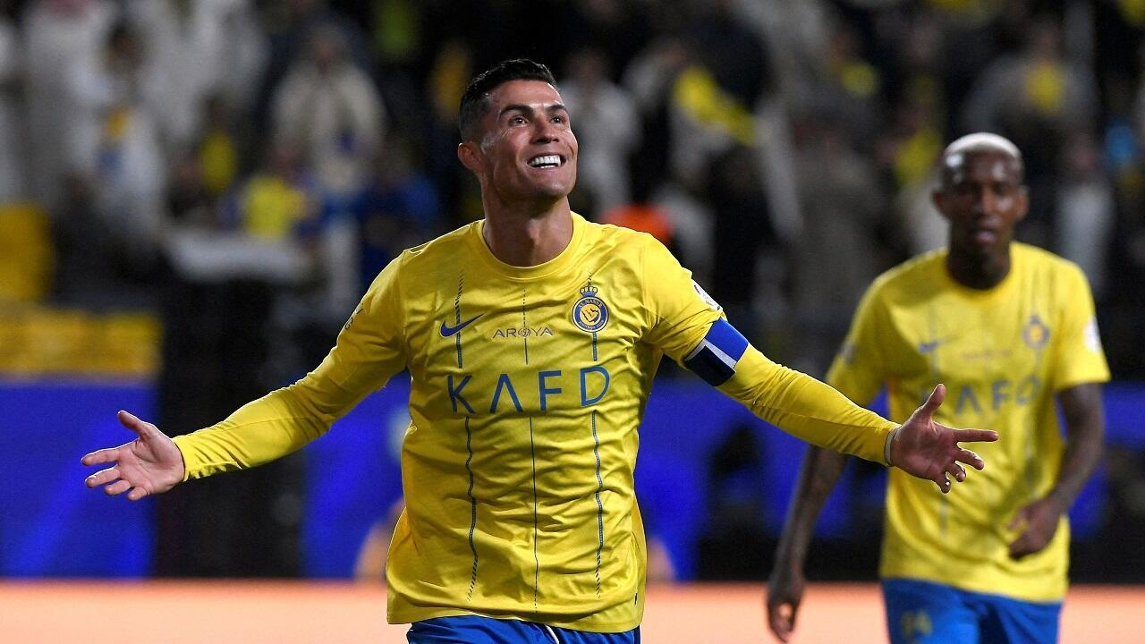 «الأسطورة لا يرحم!» كريستيانو رونالدو يقود النصر لفوز جديد ويثبت أنه زعيم دوري روشن بلا منازع!