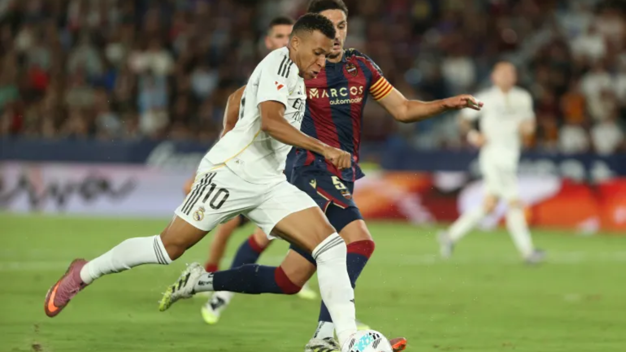 قبل الكلاسيكو.. من الأفضل حقًا؟ أرقام مبابي تفجر المفاجأة أمام لامين جمال!