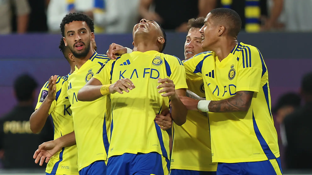 «انفجار مفاجئ من نجم النصر» رقم خيالي يشعل دوري روشن ويصدم الجماهير!