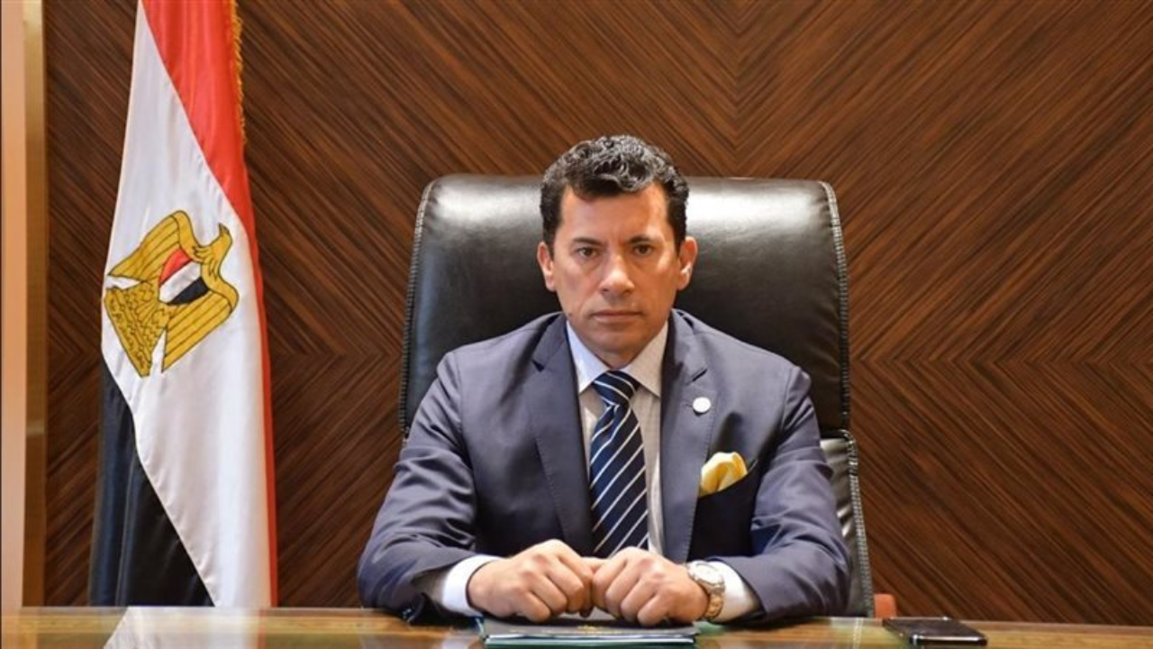 وزير الرياضة يفجر مفاجأة عن أرض الزمالك.. احتمالان قد ينهيان الأزمة نهائياً!
