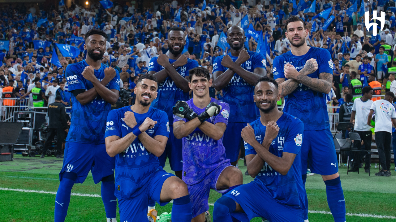 الهلال يقترب من ضم نجم مانشستر يونايتد.. الصفقة التي تهز الدوري السعودي!