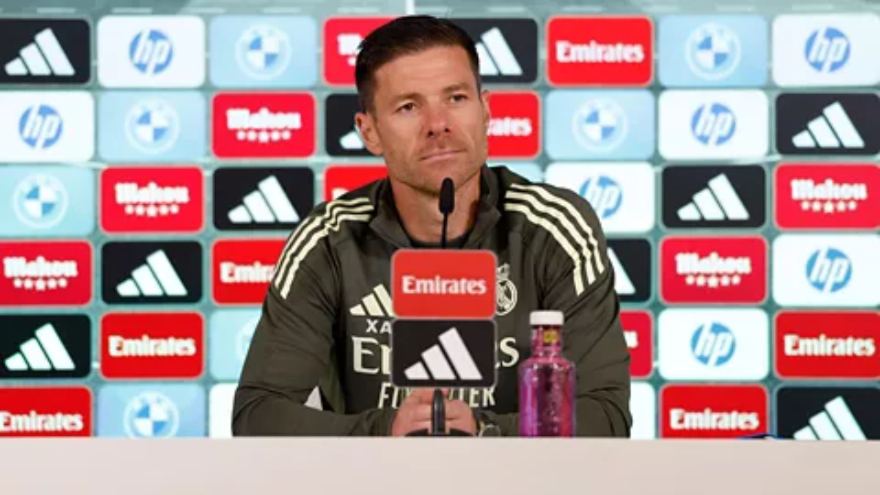 ألونسو يفاجئ نجوم ريال مدريد بمكافأة غير متوقعة بعد الكلاسيكو!