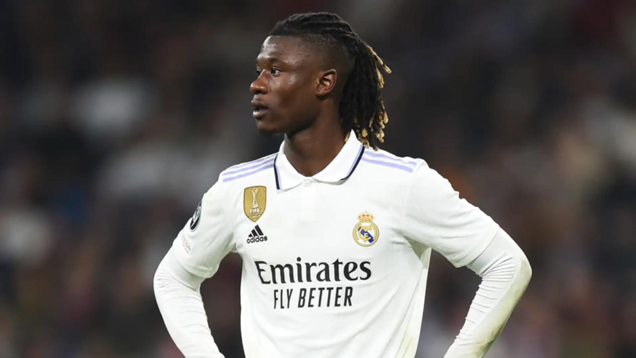 كامافينجا الصغير يخطف الأضواء في خطة تشابي ألونسو الجديدة مع ريال مدريد!