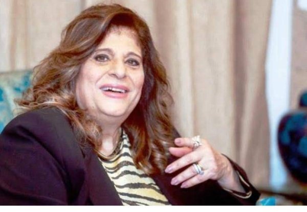 تشييع جثمان الإعلامية ميرفت سلامة بحضور النجمة منى عبد الغني في وداع مؤثر