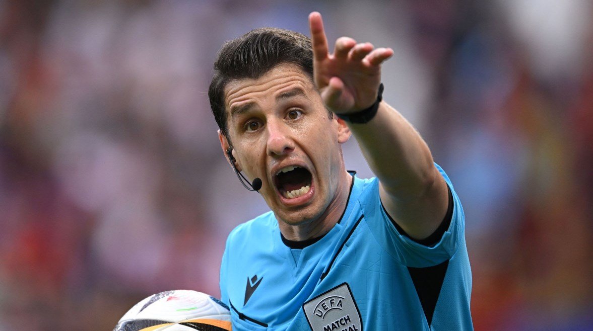 من هو خليل أوموت حكم مباراة الأهلي والزمالك