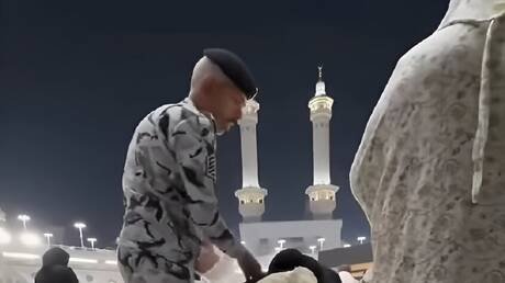 “عاجل” اعتداء داخل المسجد الحرام: السلطات السعودية تتحرك بعد تداول فيديو مثير للجدل على وسائل التواصل