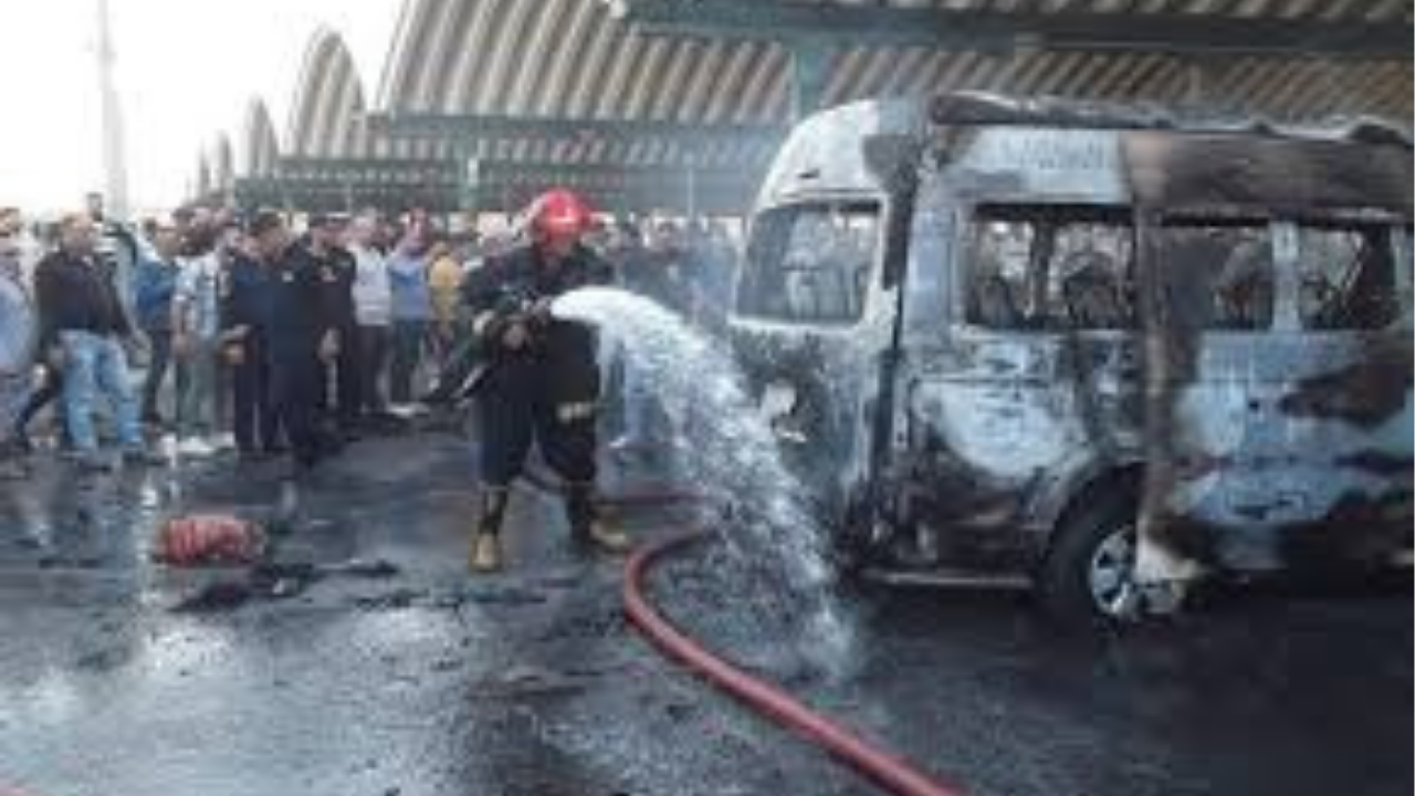 السيطرة على حريق ميكروباص بموقف محرم بك في الإسكندرية دون خسائر بشرية