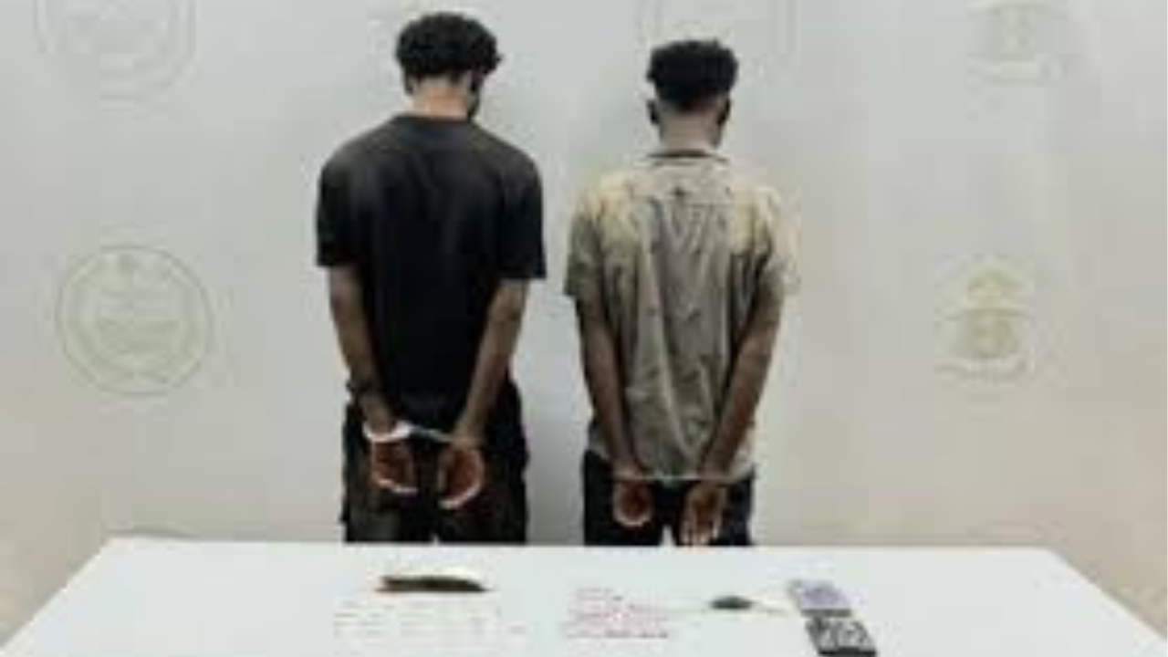 “جدة”: القبض على مخالفين أطلق أحدهما النار على مقيم إثر خلاف على شراء ممنوعات