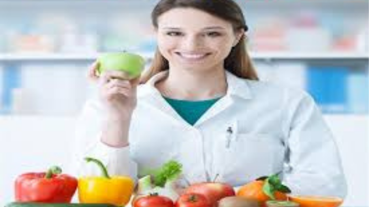 “خبراء التغذية يحذرون” العصائر لا تغني عن الفواكه الكاملة للصحة