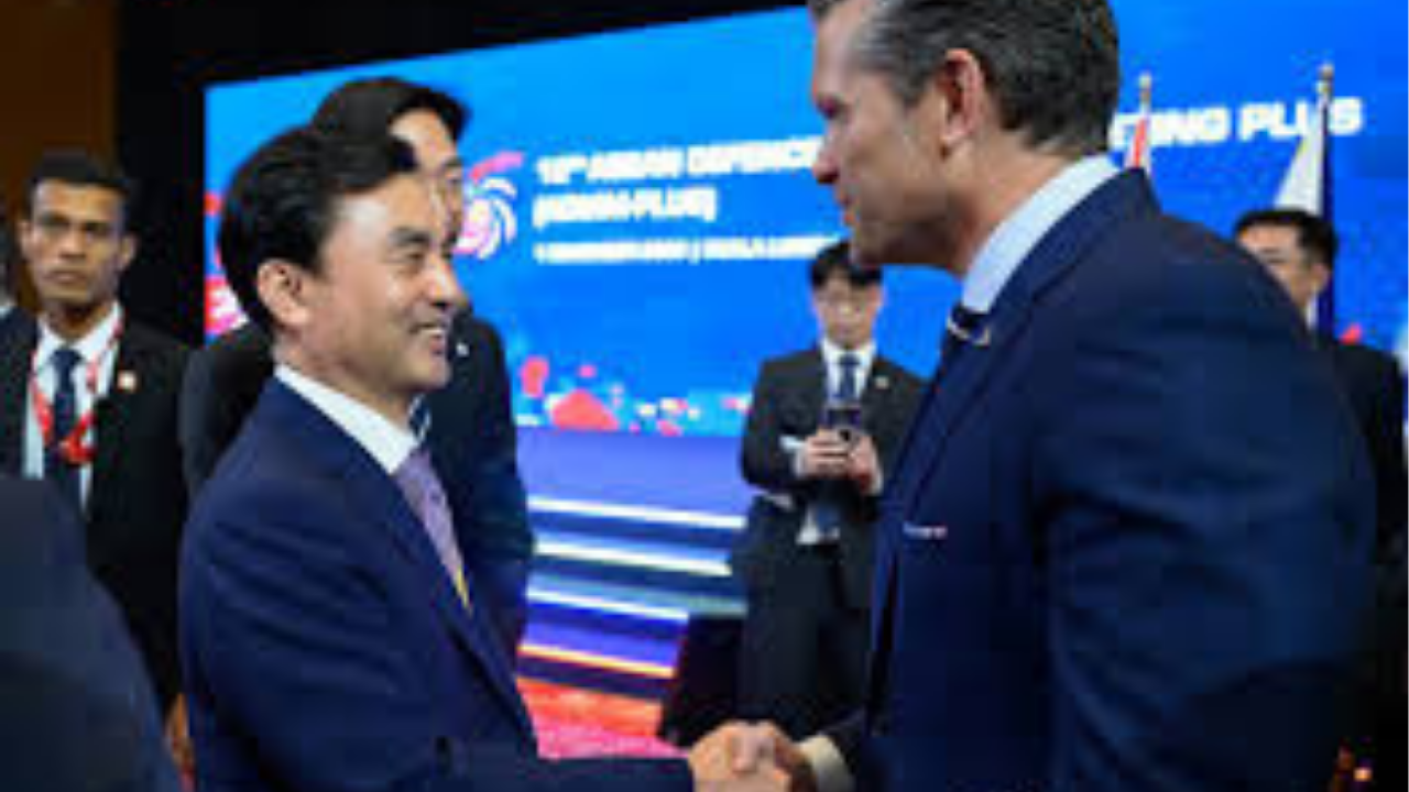 وزير الحرب الأمريكي يزور حدود الكوريتين لأول مرة منذ 8 سنوات