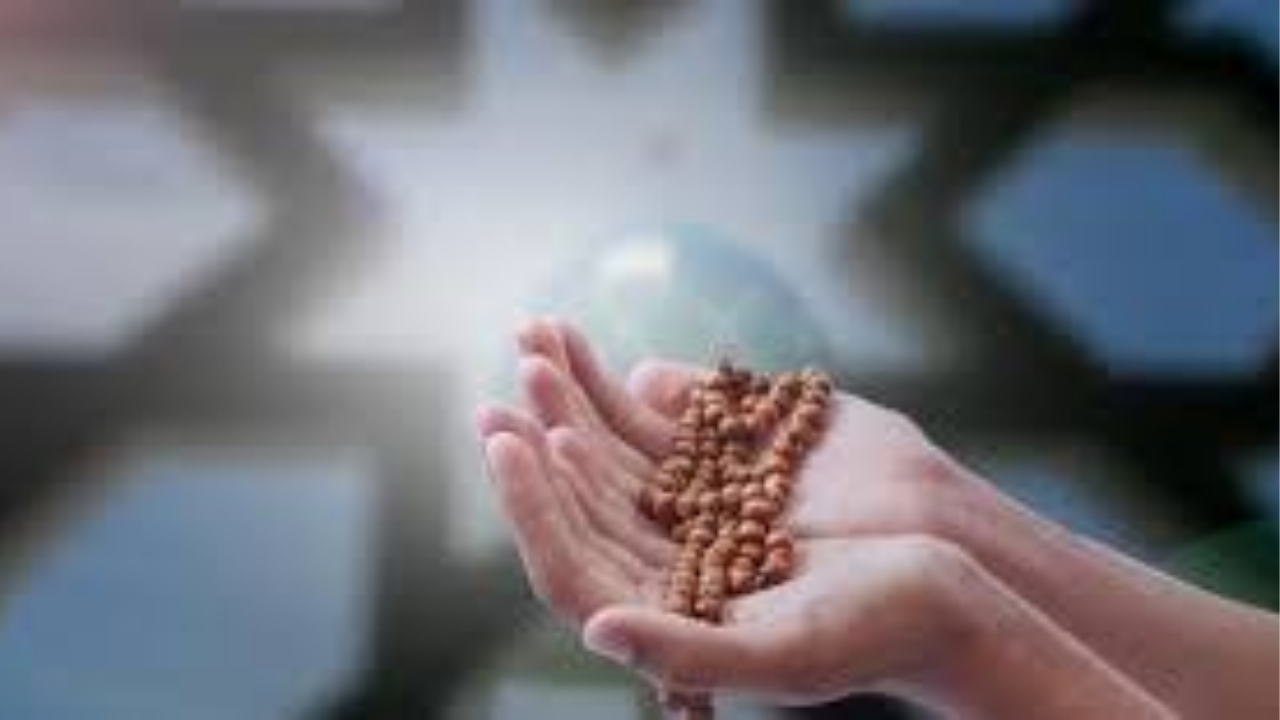 رسمياً.. الأحد غرة شهر رجب: إليكم أفضل الأدعية المستحبة لطلب الرزق والفرج